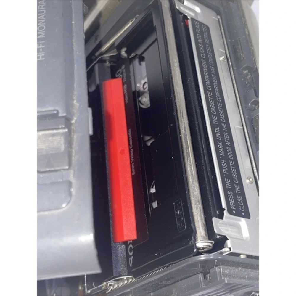 Sharp VL-E780U VIEWCAM Video8 Camcorder‎ + Charger 1 BATTERY! UNTESTED!!!